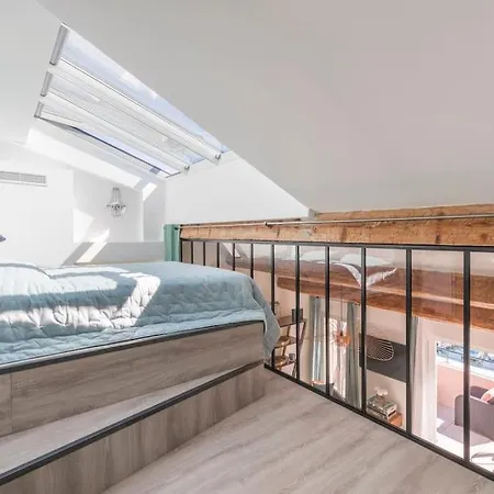 Apartment Facing D Port Of Duplex With A View Cannes