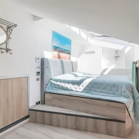 Facing D Port Of Duplex With A View Apartment Cannes