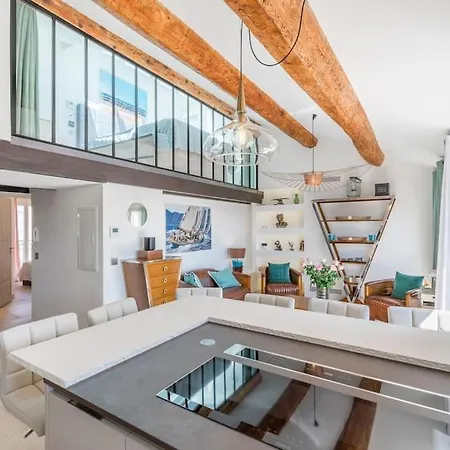 Facing Old Port Of Duplex Wow View Olam Apartment