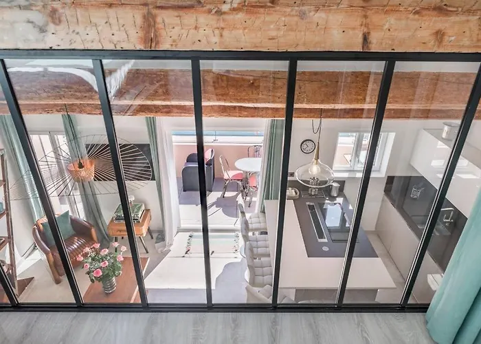 Facing Old Port Of Duplex Wow View Olam كان